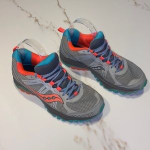 Saucony tennis shoes